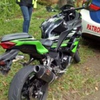 Kendaraan roda dua yang menggunakan knalpot bising.